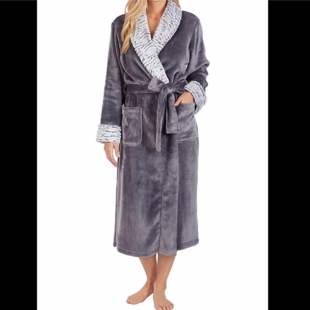 NWOT Carole Hochman women’s gray, long plush wrap robe, Size Large